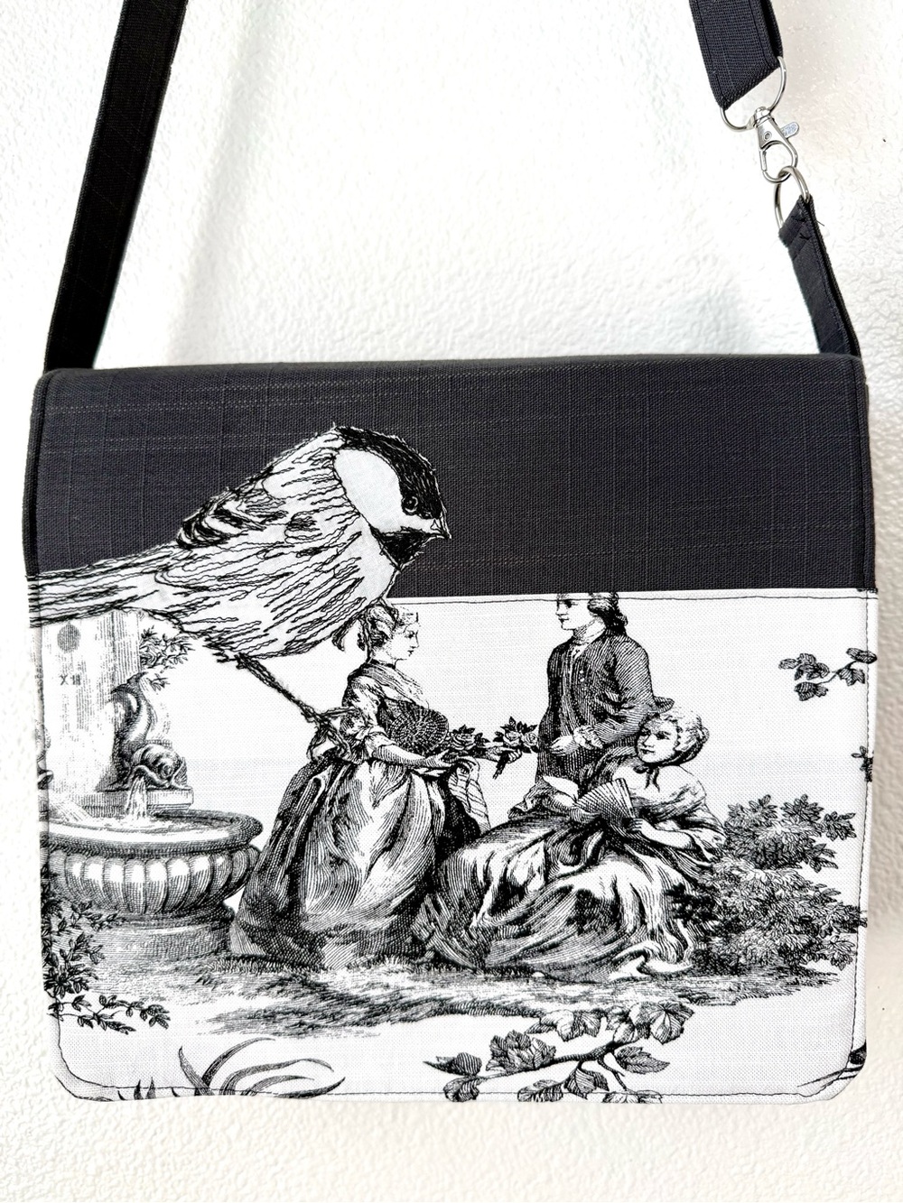 JennyJen42 Freehand Stitched Black-Cap Chickadee Toile Home-Spun Messenger Bag